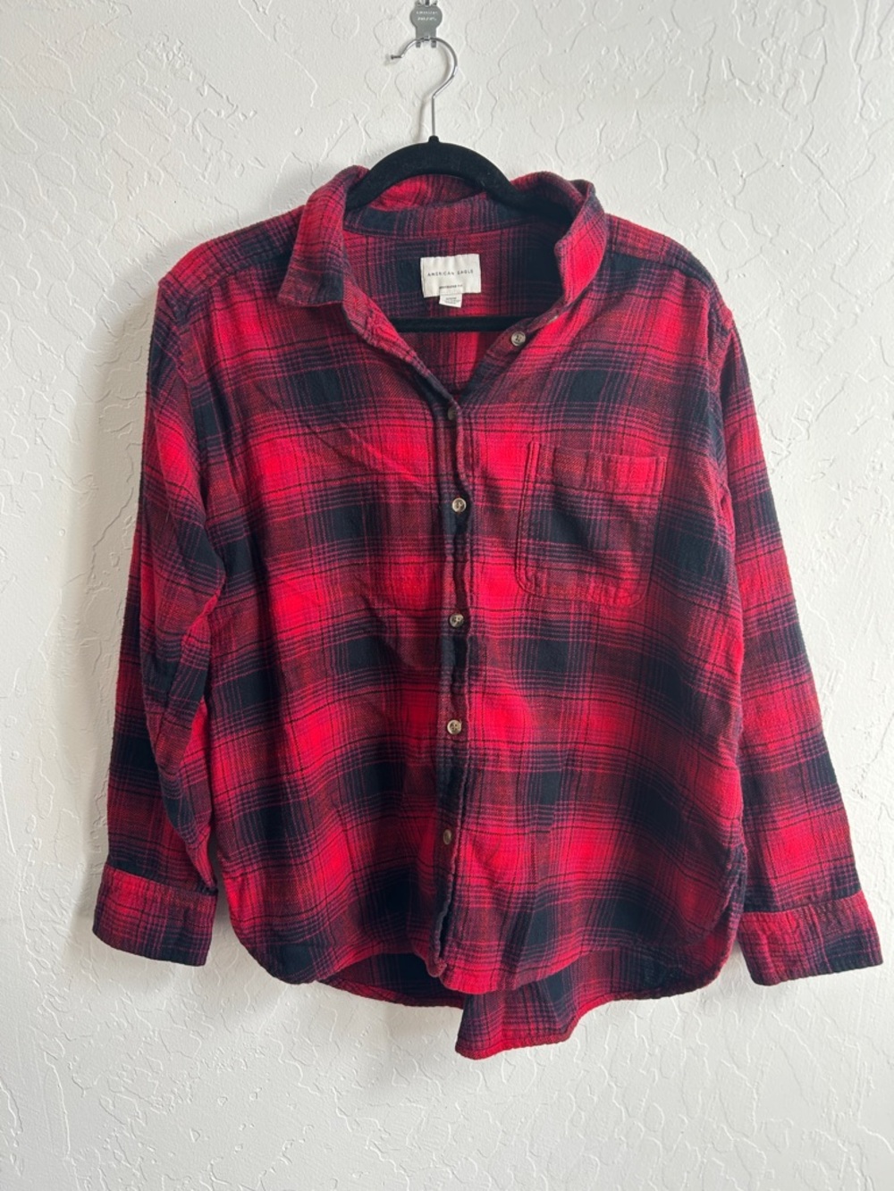American Eagle loose fitting red and black flannel for layering